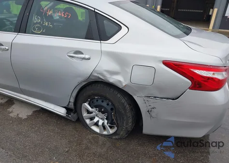 2016 Nissan Altima 2.5/2.5 S/2.5 Sl/2.5 Sr/2.5 Sv z USA, uszkodzony, nr VIN 1N4AL3AP6GC217141